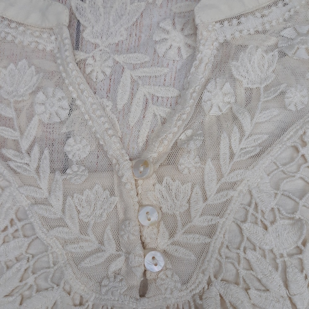STYLE & Co Lace button down top‎ - Picture 2 of 8